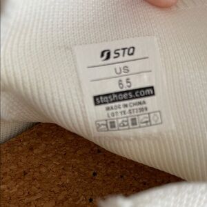 STQ Women’s White Sneakers - Casual Everyday Comfort